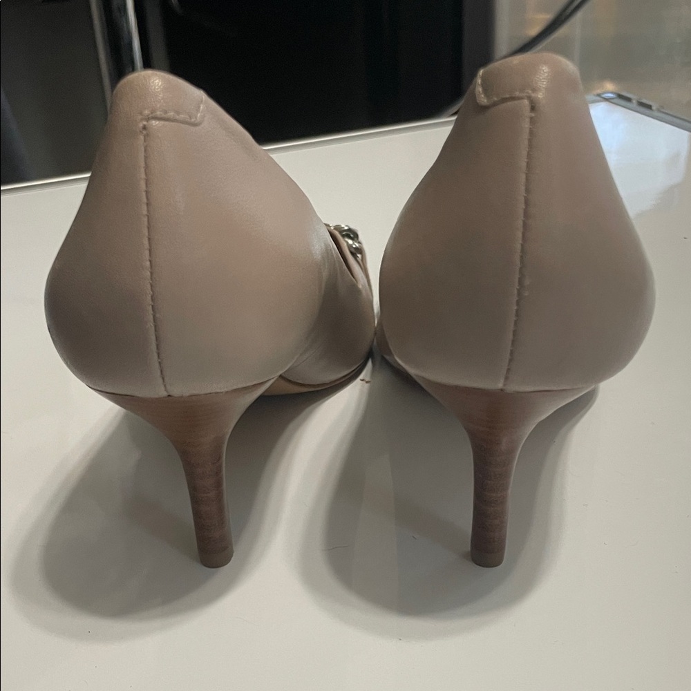 Coach Women's Black and Cream Heels New Not worn - Picture 3 of 4